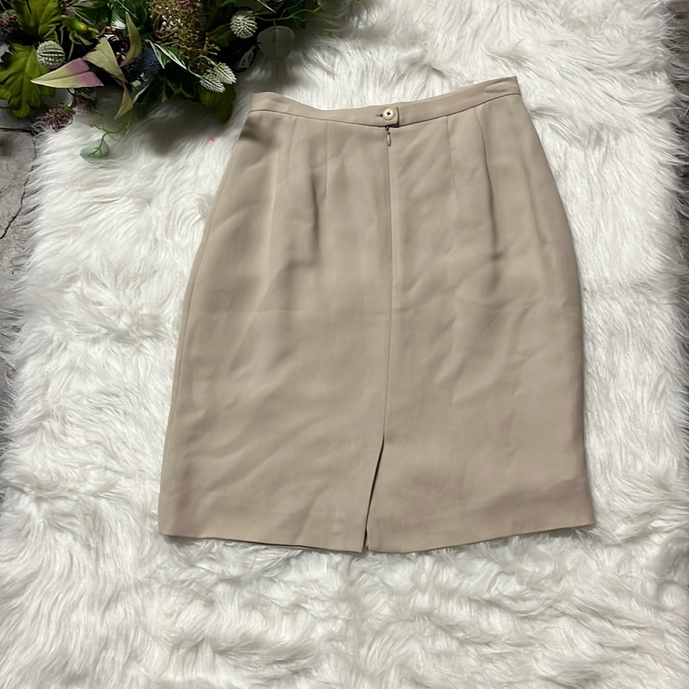 Casual Corner women cream skirt